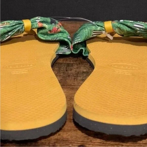 Havaianas Green and Yellow Women's Sandals size 37-38 NWT - Picture 4 of 8